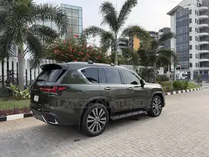 Lexus LX 600 2023 Green