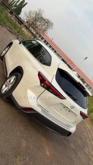 Toyota Highlander Limited 2022 White