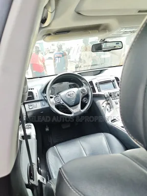 Toyota Venza XLE 4dr Wagon (3.5L 6cyl 6A) 2015 Gray