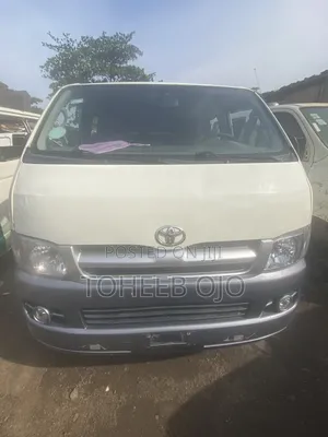 Toyota HiAce 2015 White