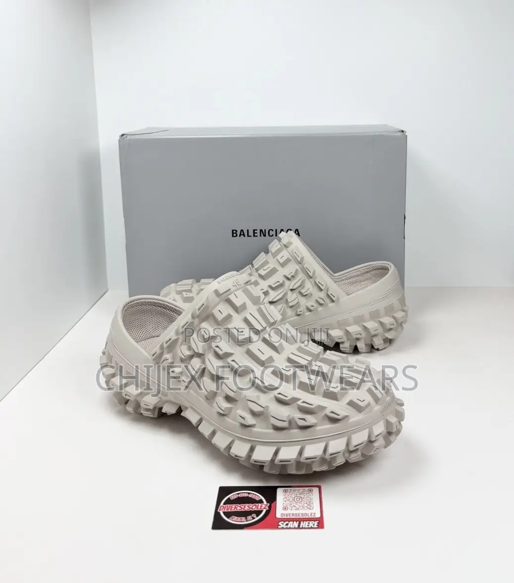 Balenciaga Bouncer Clogs
