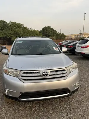 Toyota Highlander SE 2012 Gray