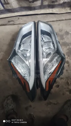Hyundai Santafe Head Light 2013