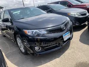 Toyota Camry SE 4dr Sedan (2.5L 4cyl 6A) 2013 Black
