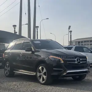 Mercedes-Benz GLE-Class 2015 Brown
