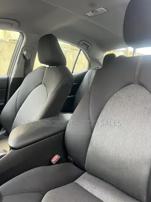 Toyota Camry LE FWD (2.5L 4cyl 8AM) 2018 Red