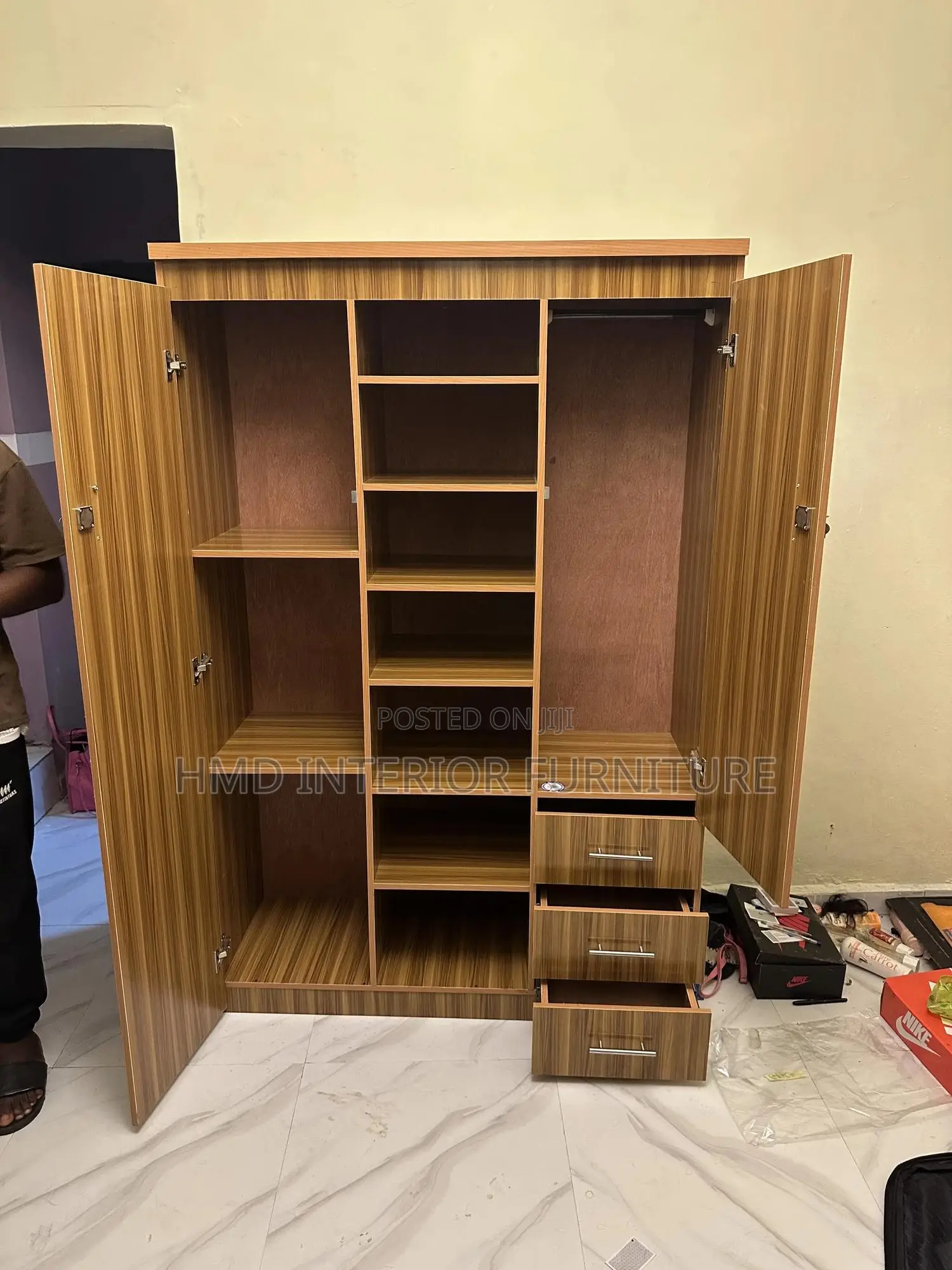 Wardrobe 4by6