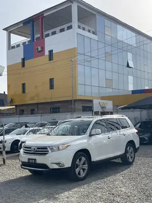 Toyota Highlander Limited 2012 White