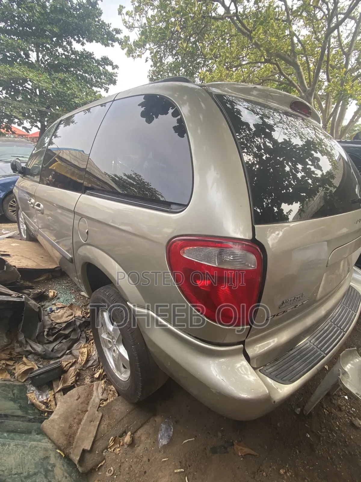 Dodge B2000 2005 Brown