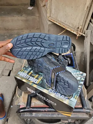 Strong Oil Resistant Safety Boot