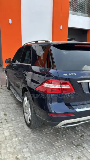 Mercedes-Benz M Class ML350 4dr SUV (3.5L 6cyl 7A) 2014 Blue