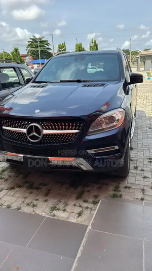Mercedes-Benz M Class ML350 4dr SUV (3.5L 6cyl 7A) 2014 Blue