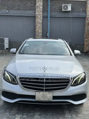 Mercedes-Benz E300 Base RWD Sedan (2.0L 4cyl 9A) 2017 Silver