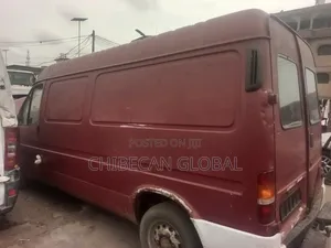 Ford Transit 2002 Red