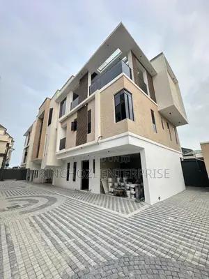 4bdrm Penthouse in Lekki Phase 1 for sale