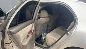 Toyota Corolla LE 2004 Silver