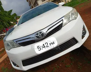 Toyota Camry LE 4dr Sedan (2.5L 4cyl 6A) 2012 White