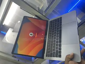 Laptop Apple MacBook Pro 2017 8GB Intel Core i5 SSD 256GB