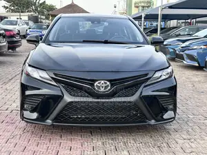 Toyota Camry SE (2.5L 4cyl 8A) 2019 Black