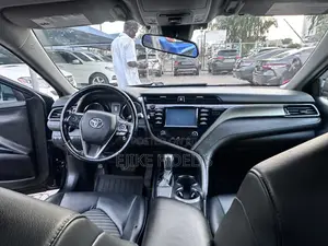 Toyota Camry SE (2.5L 4cyl 8A) 2019 Black