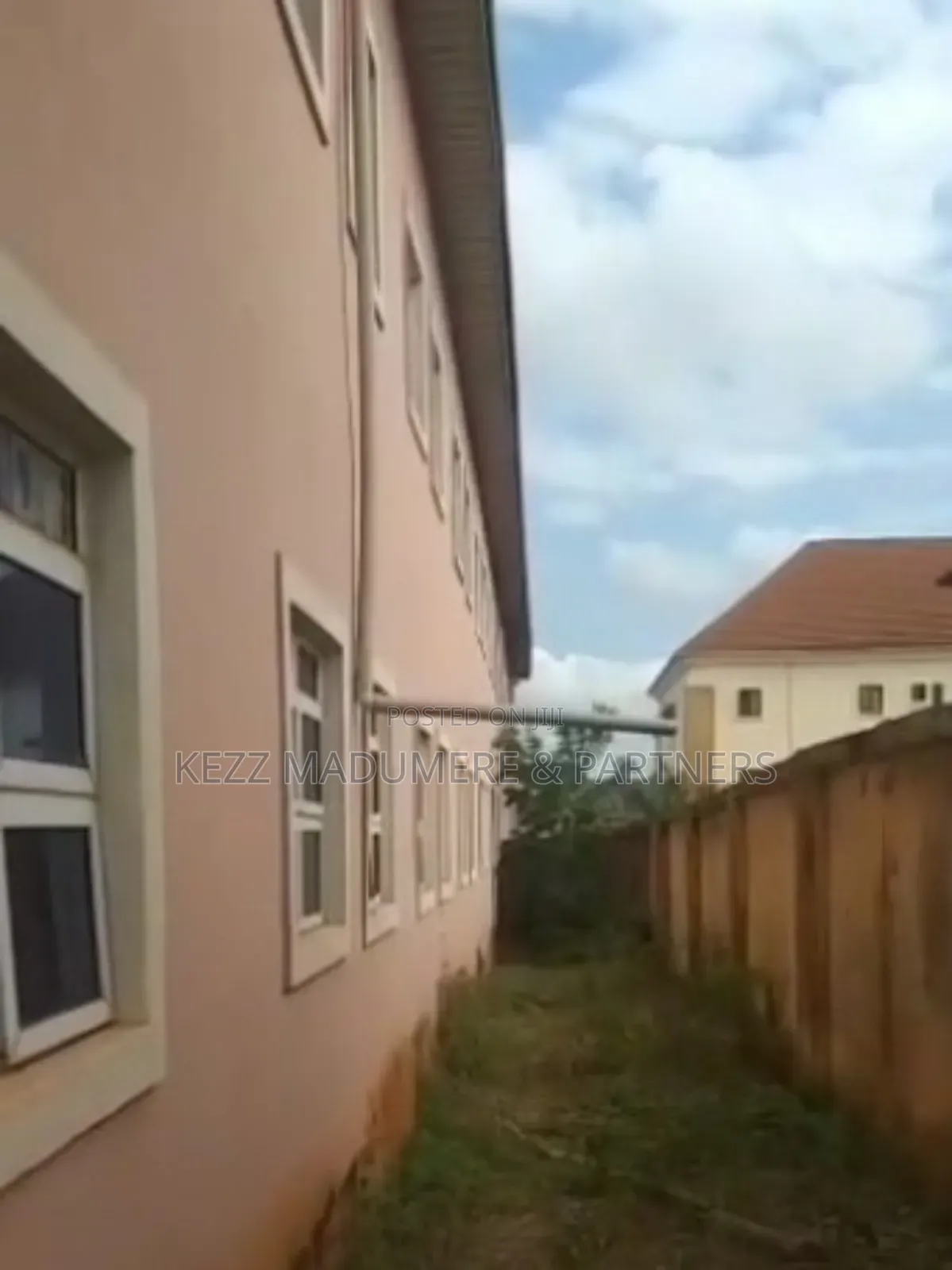 For Sale : Non Functional School at Premier Layout, Enugu