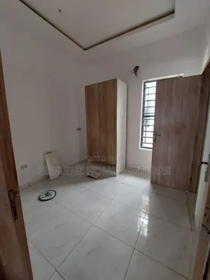 Mini Flat in Orchid, Chevron for rent