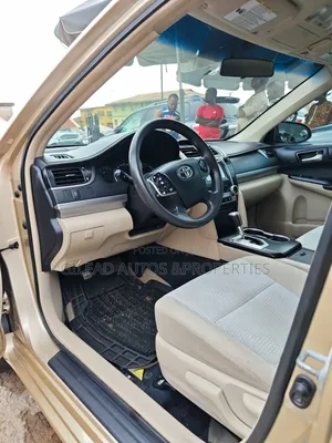 Toyota Camry LE 4dr Sedan (2.5L 4cyl 6A) 2012 Gold