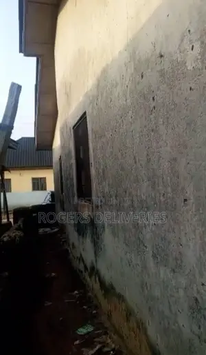 6 Bedroom Bungalow