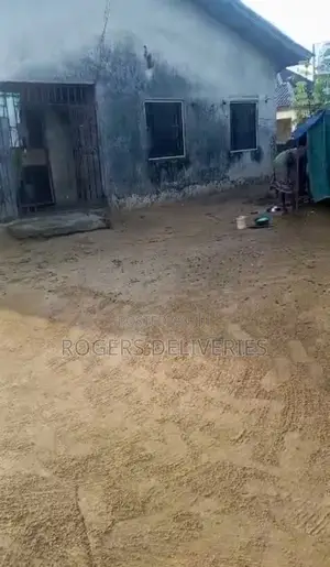 6 Bedroom Bungalow