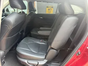 Toyota Highlander XLE 2021 Red