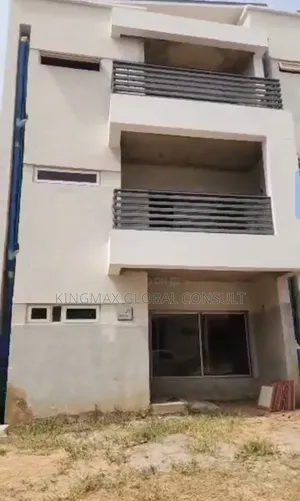 4bdrm Townhouse/Terrace in Life Camp Abuja for sale