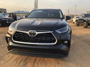 Toyota Highlander XLE AWD 2023 Black
