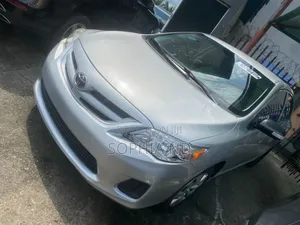 Toyota Corolla 2012 Silver