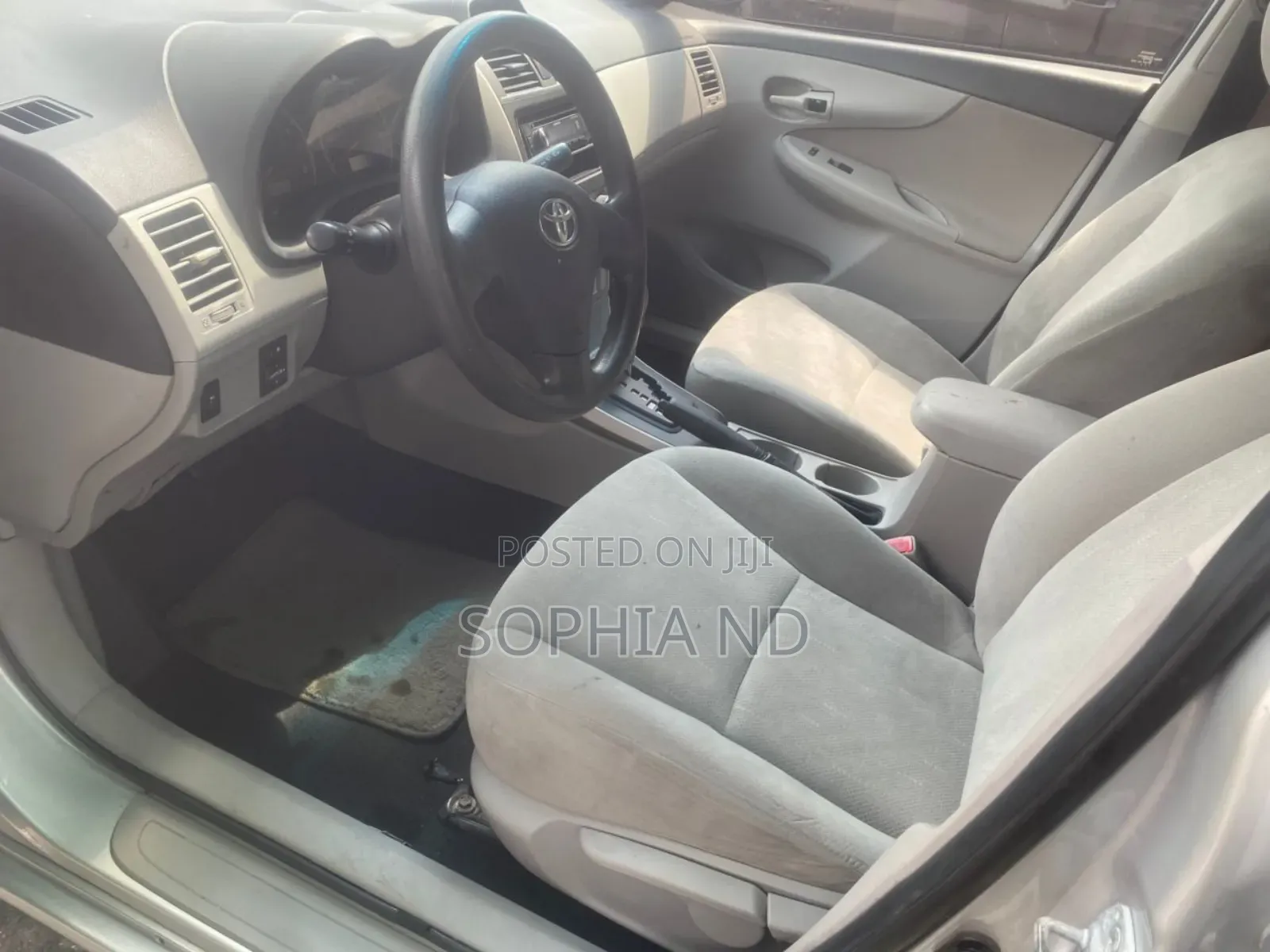 Toyota Corolla 2012 Silver