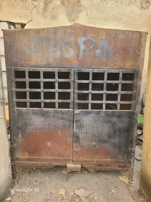 Heavy Duty Custom Dog Cage / Kennel - Well Ventilated