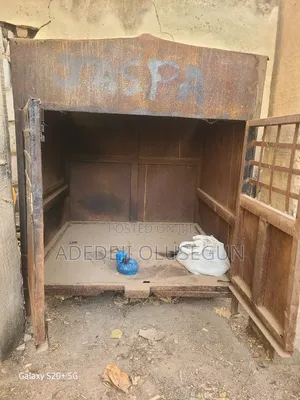Heavy Duty Custom Dog Cage / Kennel - Well Ventilated