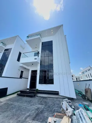 5bdrm Duplex in Chevron for sale
