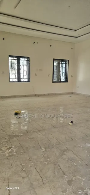 4bdrm Duplex in Sabon Lugbe for rent
