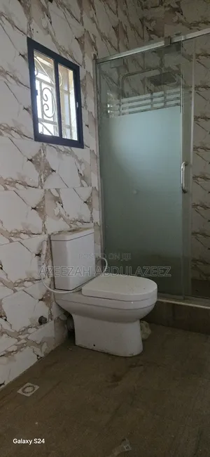 4bdrm Duplex in Sabon Lugbe for rent