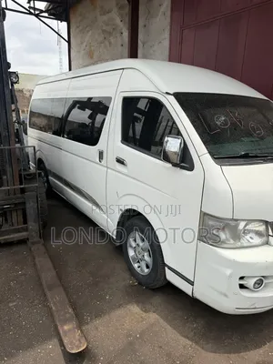 Toyota HiAce 2018 White
