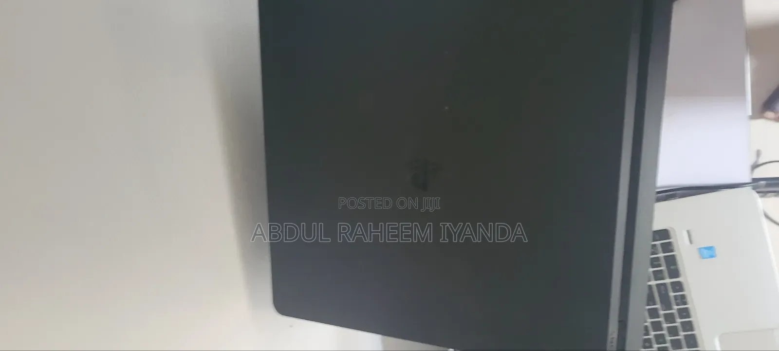 Play Station 4 Slim