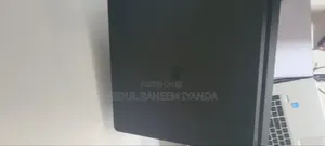 Play Station 4 Slim