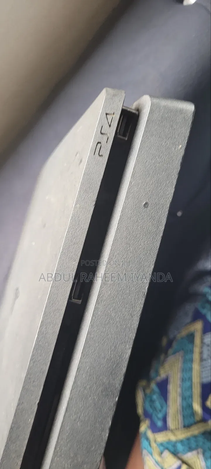 Play Station 4 Slim