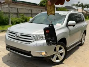 Toyota Highlander Limited 2012