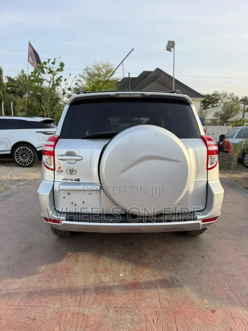 Toyota RAV4 2013 Silver