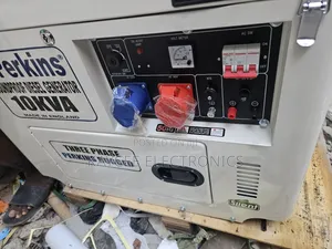 Uk Standard 10kva Perkins Diesel Soundproof 3face Generator
