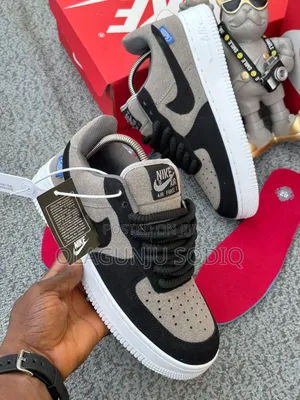 Original Nike Air Force 1 Sneakers