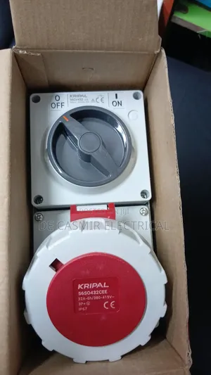 32a 4 Pin Industrial Swotch With Socket