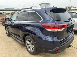 Toyota Highlander XLE 4dr SUV AWD (3.5L 6cyl 6A) 2015 Blue