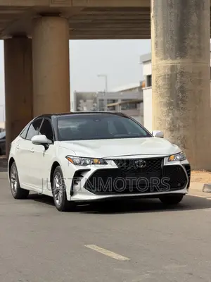 Toyota Avalon XLE 2021 White